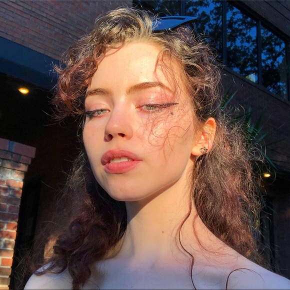 Meet your Posher - Picture 1 of 1